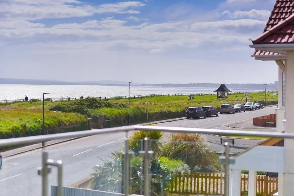 Bournecoast: Clifftop Apartment - Sea Views-Fm6182 Bournemouth