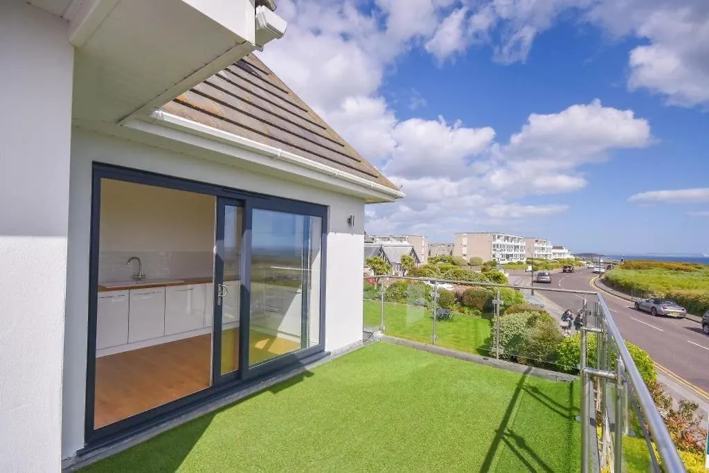 Bournecoast: Clifftop Apartment - Sea Views-Fm6182 Bournemouth