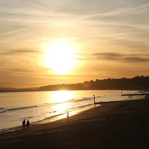 2* Hotel Riviera By The Sea