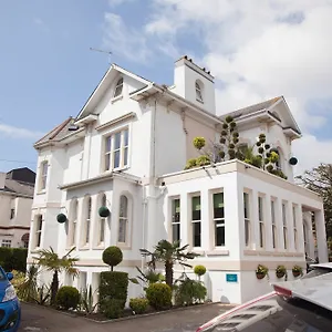 4* Pensión Washington House