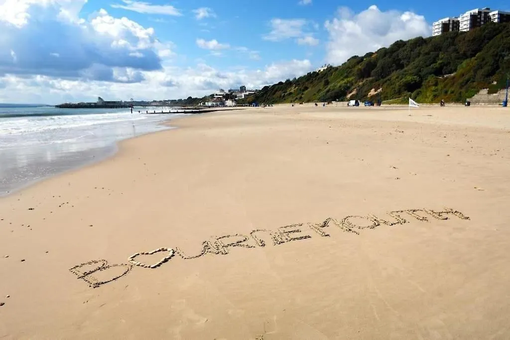 Bournecoast: Clifftop Apartment - Sea Views-Fm6182 Bournemouth 0*,  United Kingdom