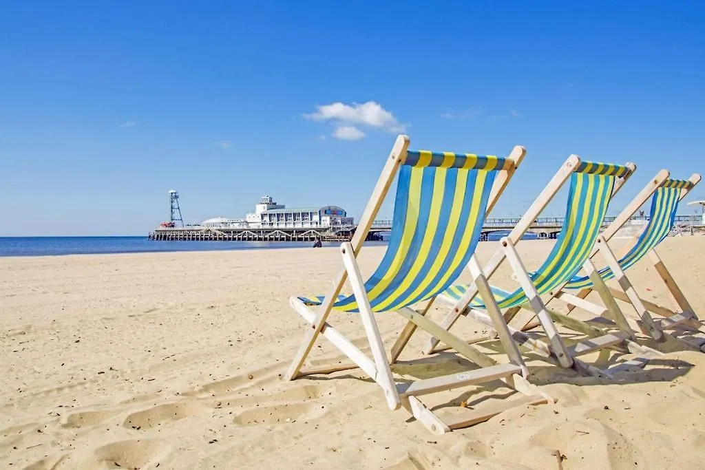 Bournecoast: Clifftop Apartment - Sea Views-Fm6182 Bournemouth