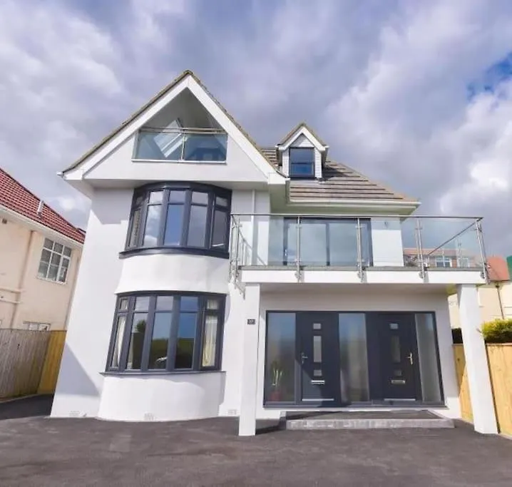 Bournecoast: Clifftop Apartment - Sea Views-Fm6182 Bournemouth