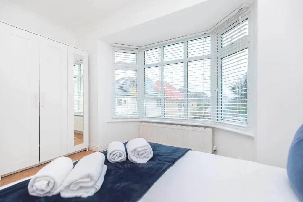 Bournecoast: Clifftop Apartment - Sea Views-Fm6182 Bournemouth United Kingdom
