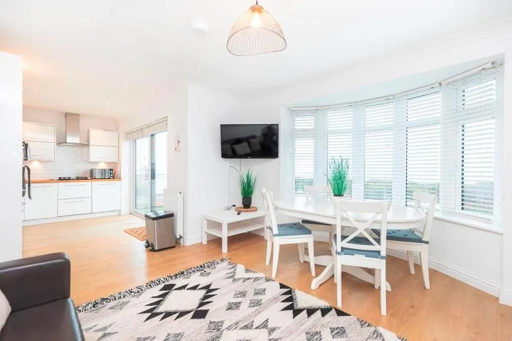 Bournecoast: Clifftop Apartment - Sea Views-Fm6182 Bournemouth United Kingdom