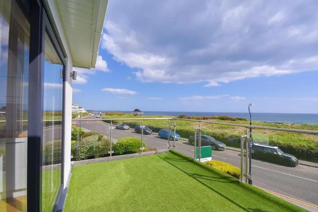 Bournecoast: Clifftop Apartment - Sea Views-Fm6182 Bournemouth
